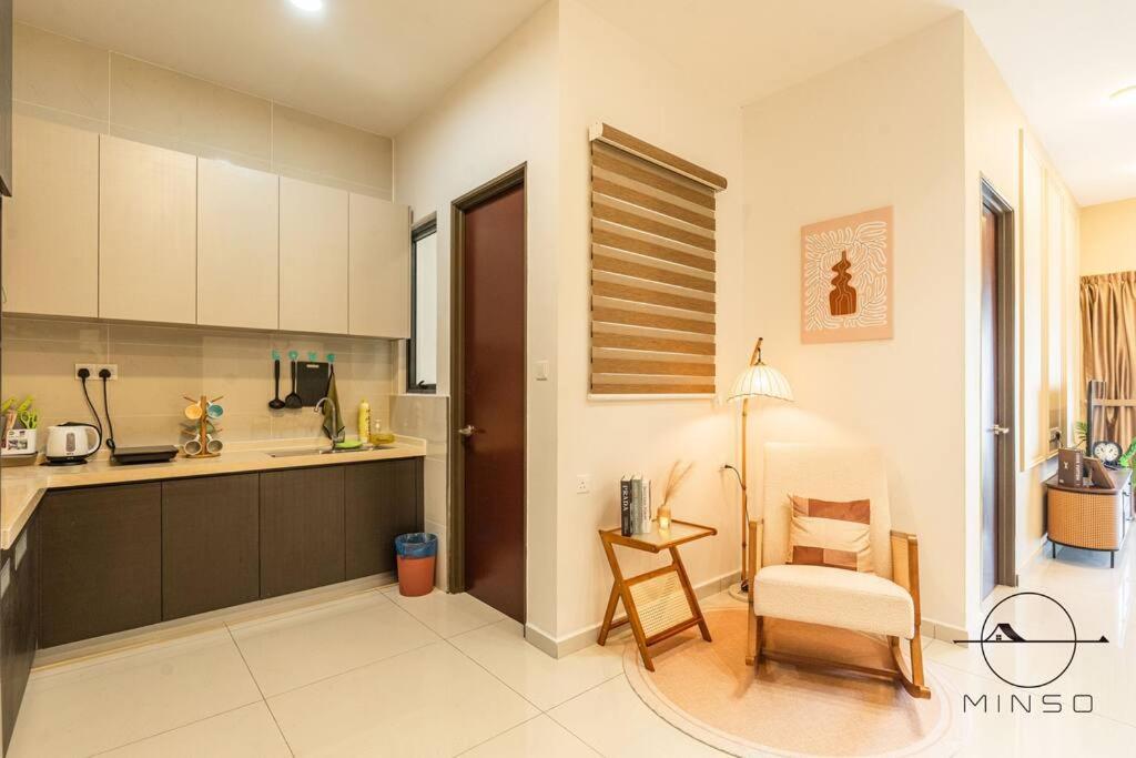 Kingsbay A #seaview #woodenstyle #4pax