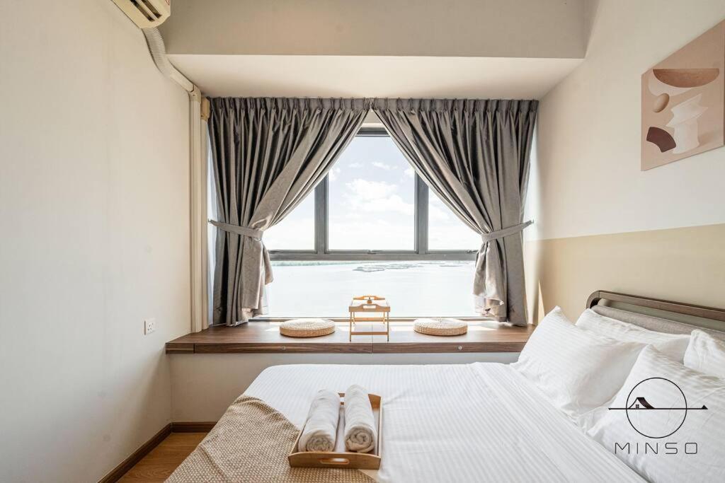 Kingsbay A #seaview #woodenstyle #4pax Apartemen *