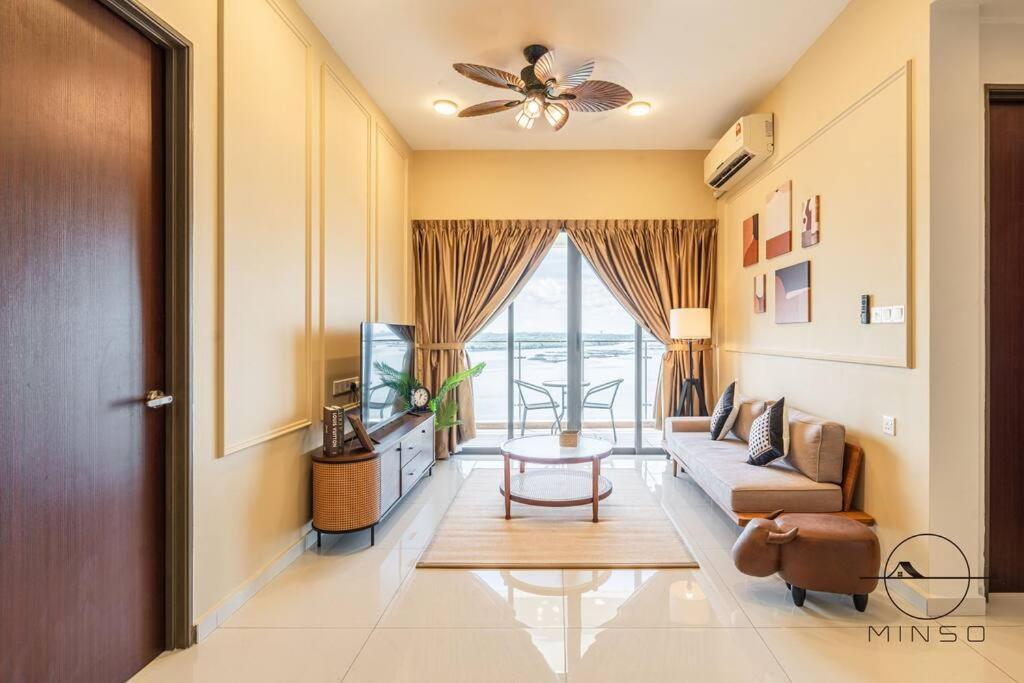 Kingsbay A #seaview #woodenstyle #4pax Johor Bahru